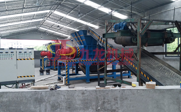 廢舊家具(jù)撕碎機 廢舊家(jiā)具撕碎機