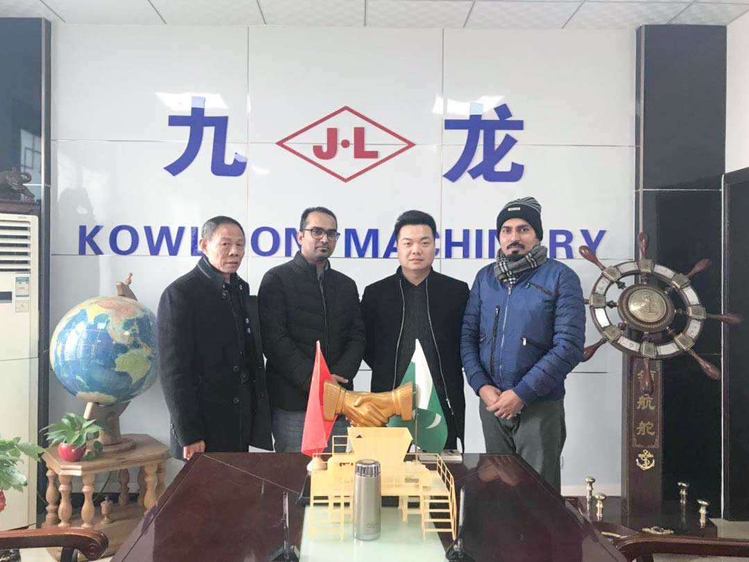 九龍機械與伊（yī）朗客（kè）戶合作