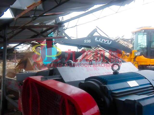 安徽廢舊建築模板處理現(xiàn)場