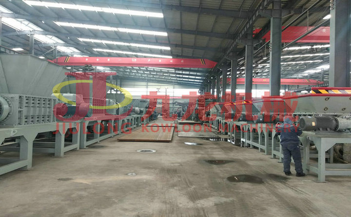 廢舊（jiù）金屬破（pò）碎機