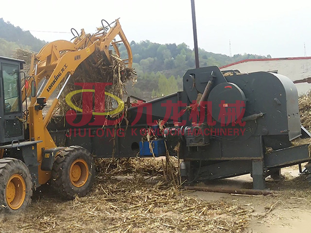 山西秸稈（gǎn）黃貯粉碎處理現場（chǎng）