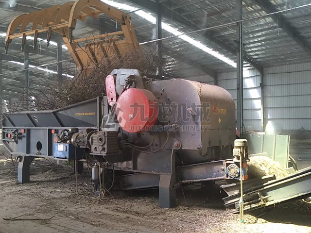 北京大型樹枝（zhī）粉碎機現場