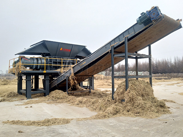 哈電撫(fǔ)遠秸稈(gǎn)撕碎機現場