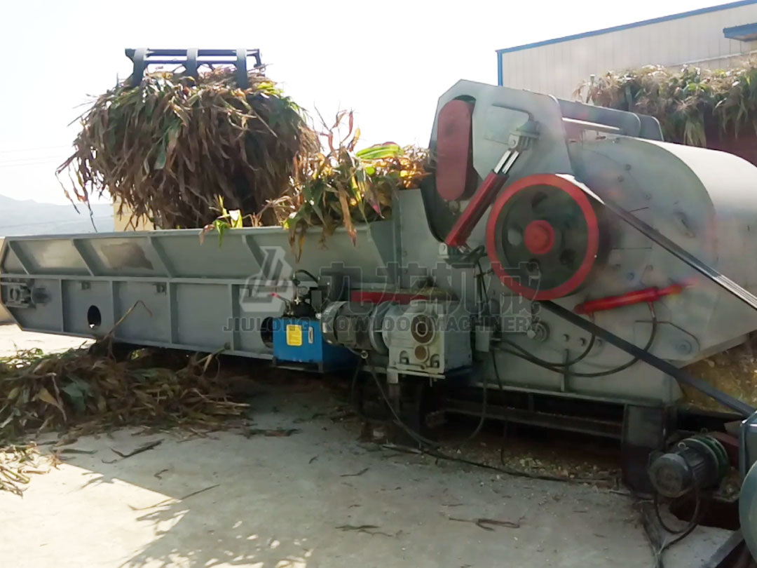 大（dà）型秸稈粉碎機