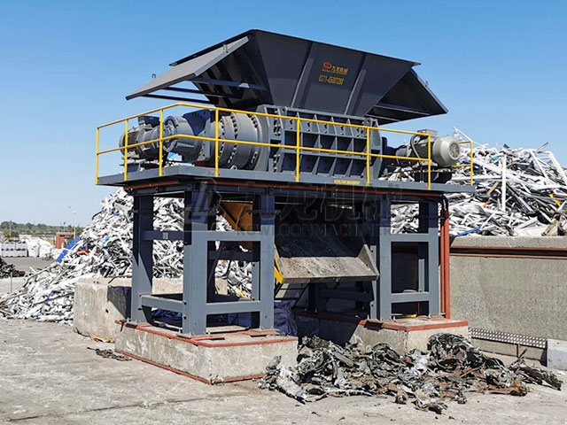 金（jīn）屬（shǔ）撕碎機