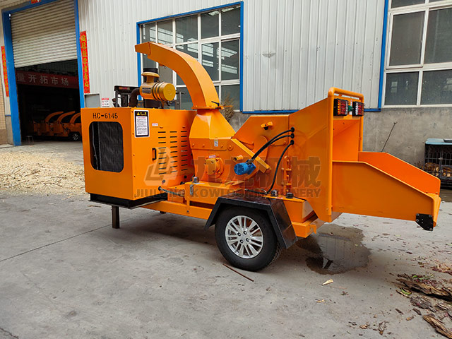 樹枝(zhī)粉碎機將廢棄園林垃圾進行妥善處理(lǐ)